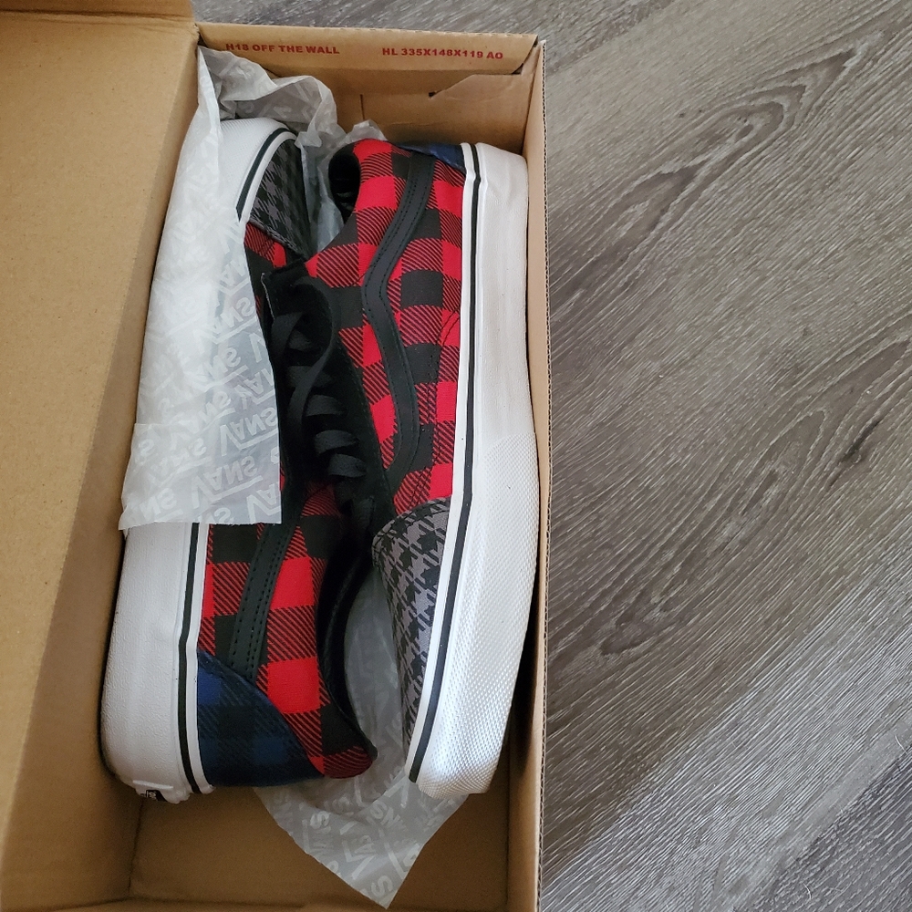 Vans - Picture 3 of 5